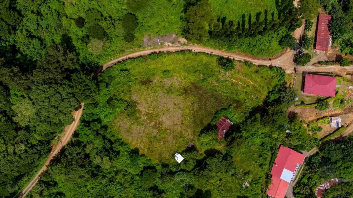 Lote de lujo en venta en zona de montaña