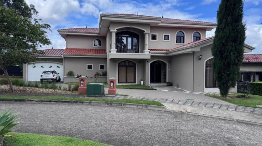 House at Colinas de Montealegre