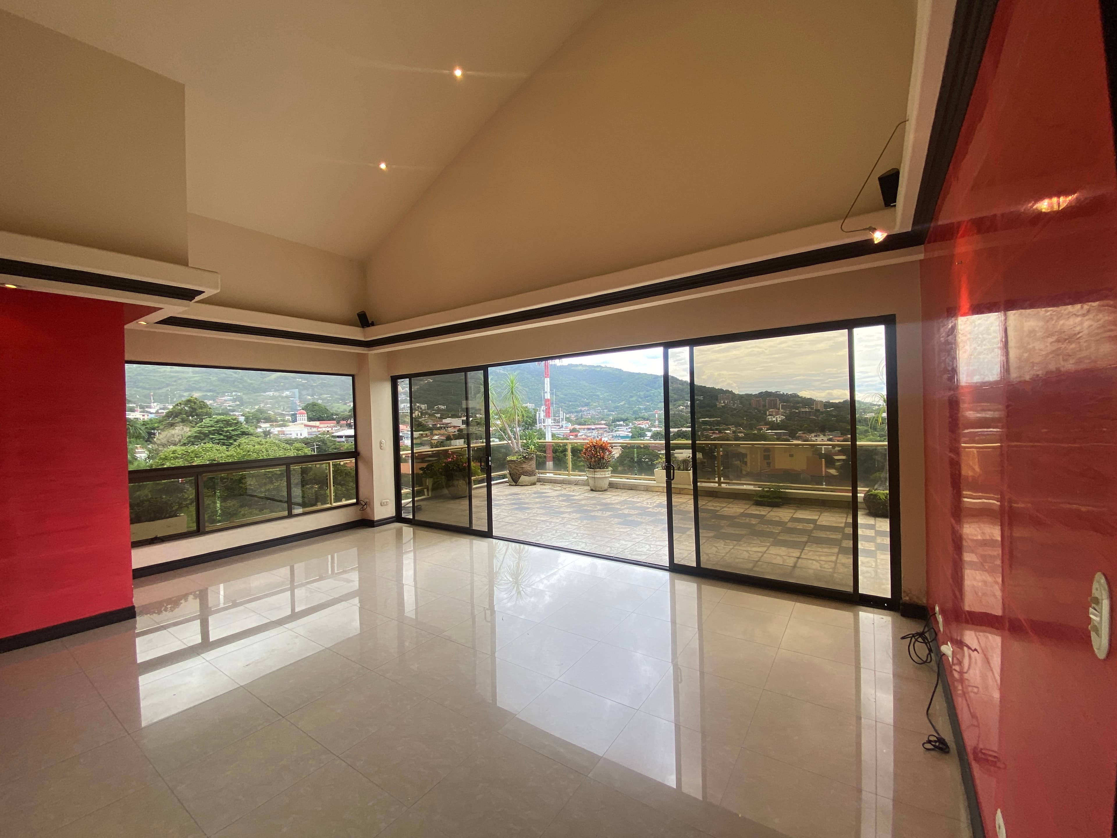 Propiedad en Condominio Riverside
