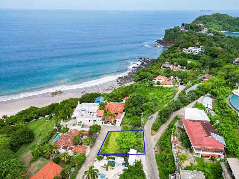 Land at Playa Flamingo