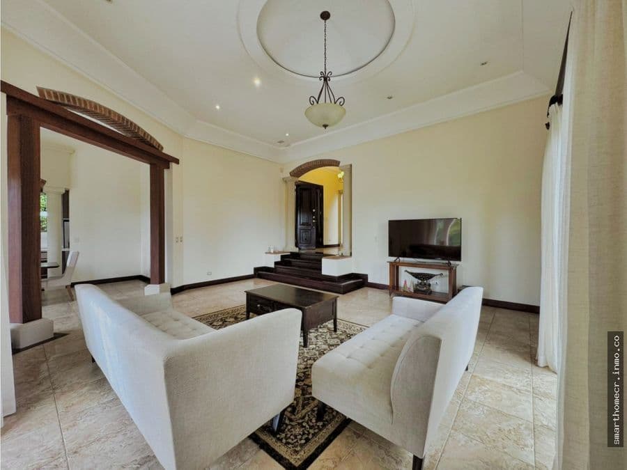 Casa en Residencial Villa Real