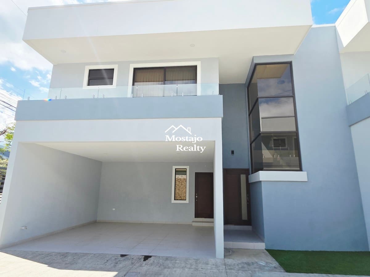 Propiedad en Condominio Santa Ana