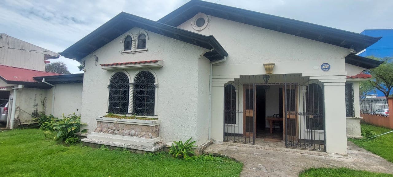 Comercial en El Carmen
