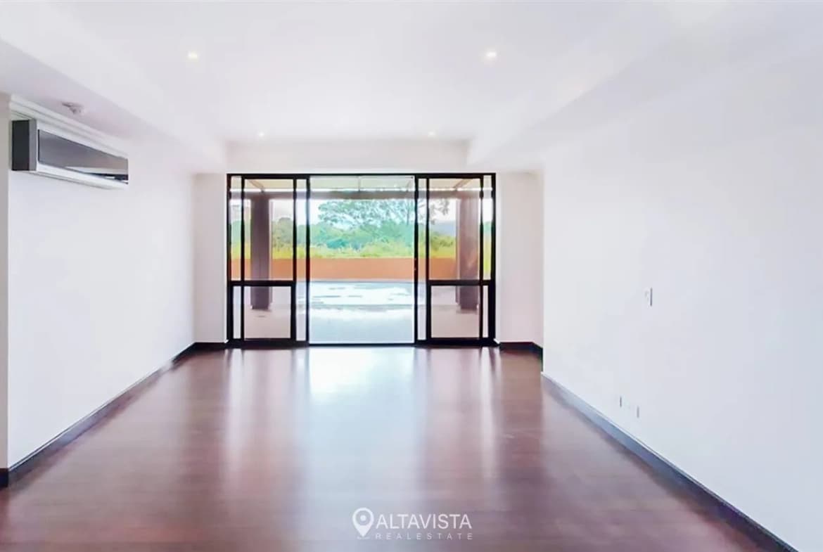 House at Torres del Parque