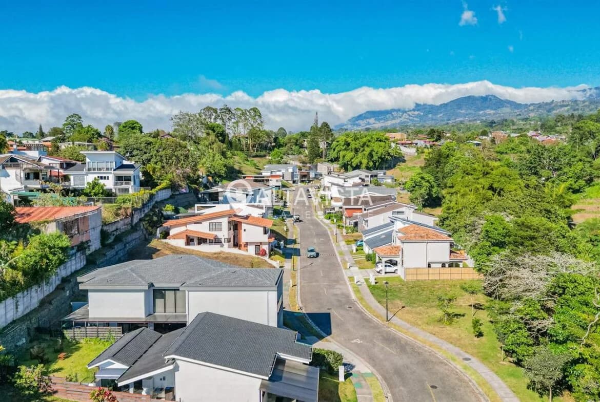 Terreno en Condominio Las Rusias