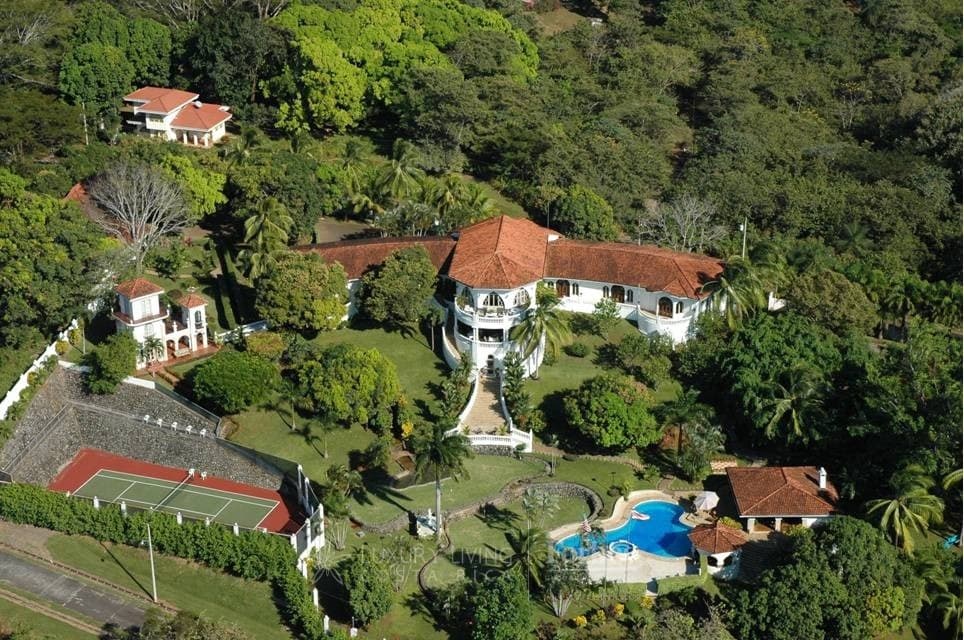 House at Espíritu Santo