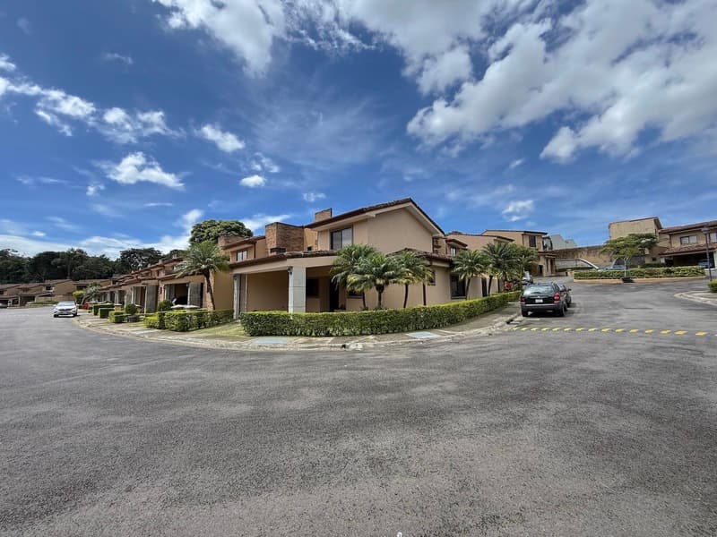 Propiedad en Condominio Colonia Del Roble