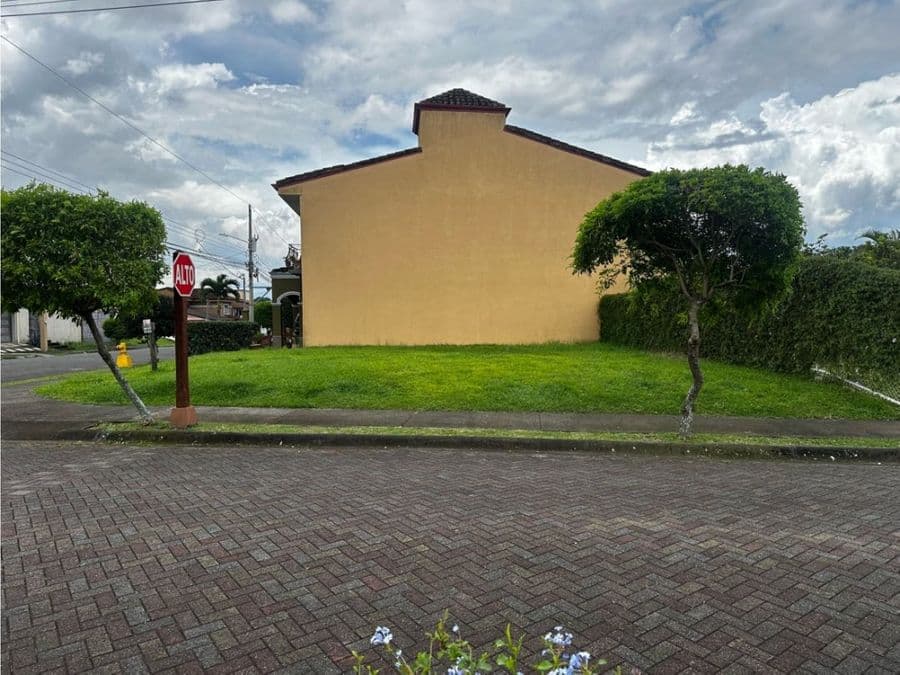 Land at Heredia