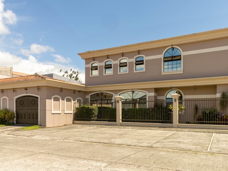 Comercial en Occidental