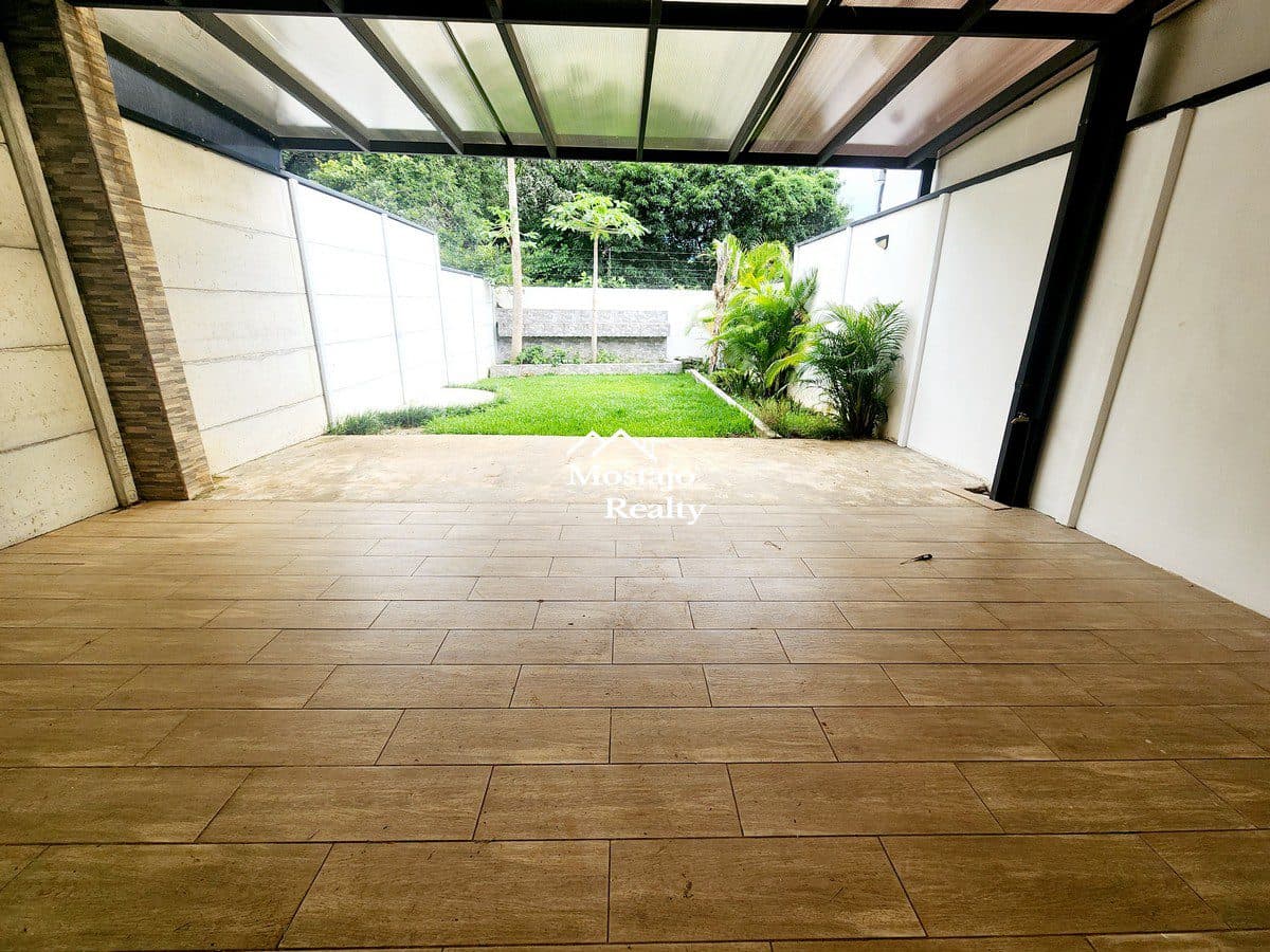 Propiedad en Condominio Lindora 43