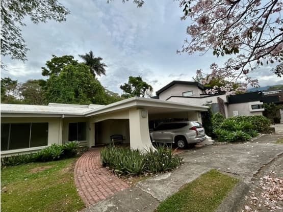 House at Condominio Los Laureles