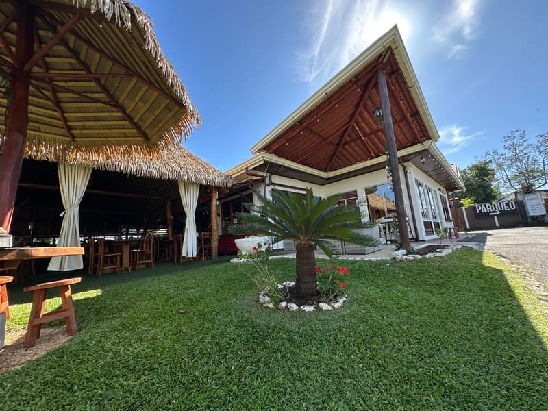 Comercial en Naranjo