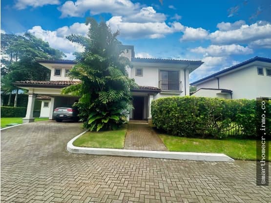 Casa en Condominio Cerro Alto