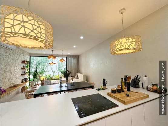 House at Boulevard Lindora