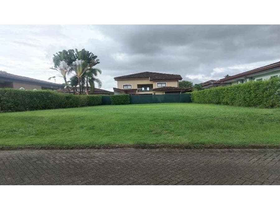 Terreno en Condominio Costa del Sol