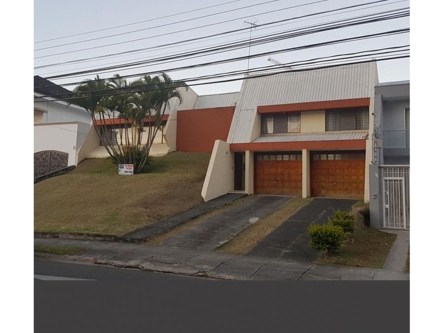 Casa en Trejos Montealegre