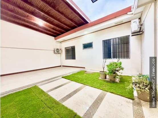 House at Ciudad Colon