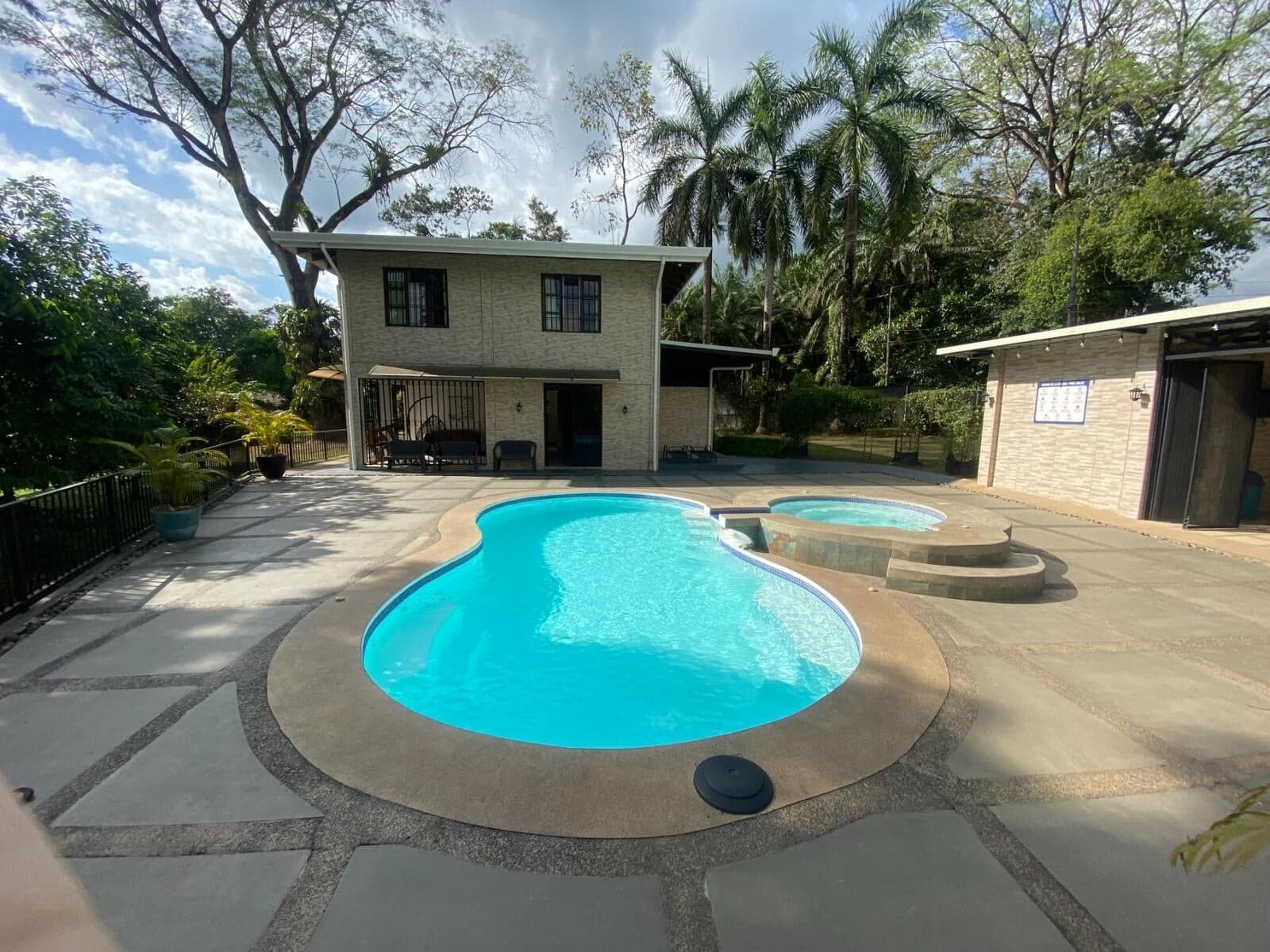 Land at Bahía Ballena