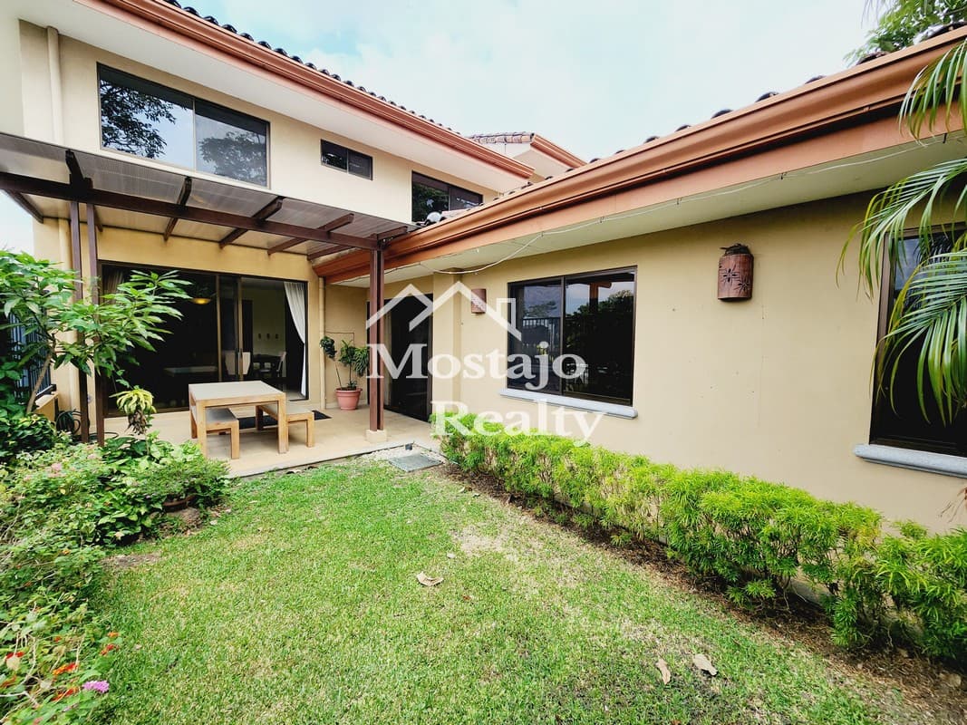 Propiedad en Condominio El Cortijo