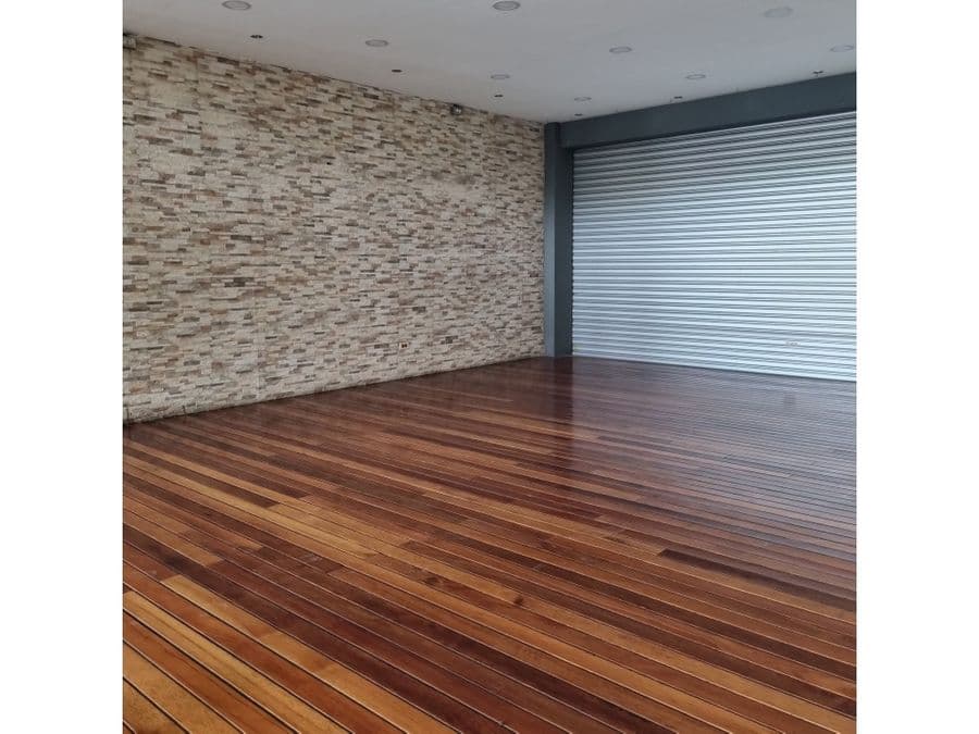 Comercial en Mercedes