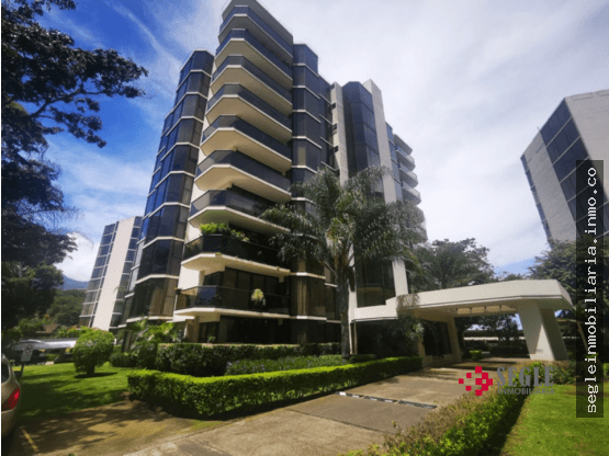 Apartamento en Condominio Altos de Marbella