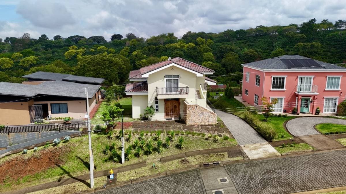 House at San Isidro