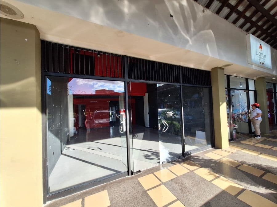 Commercial at Escazú