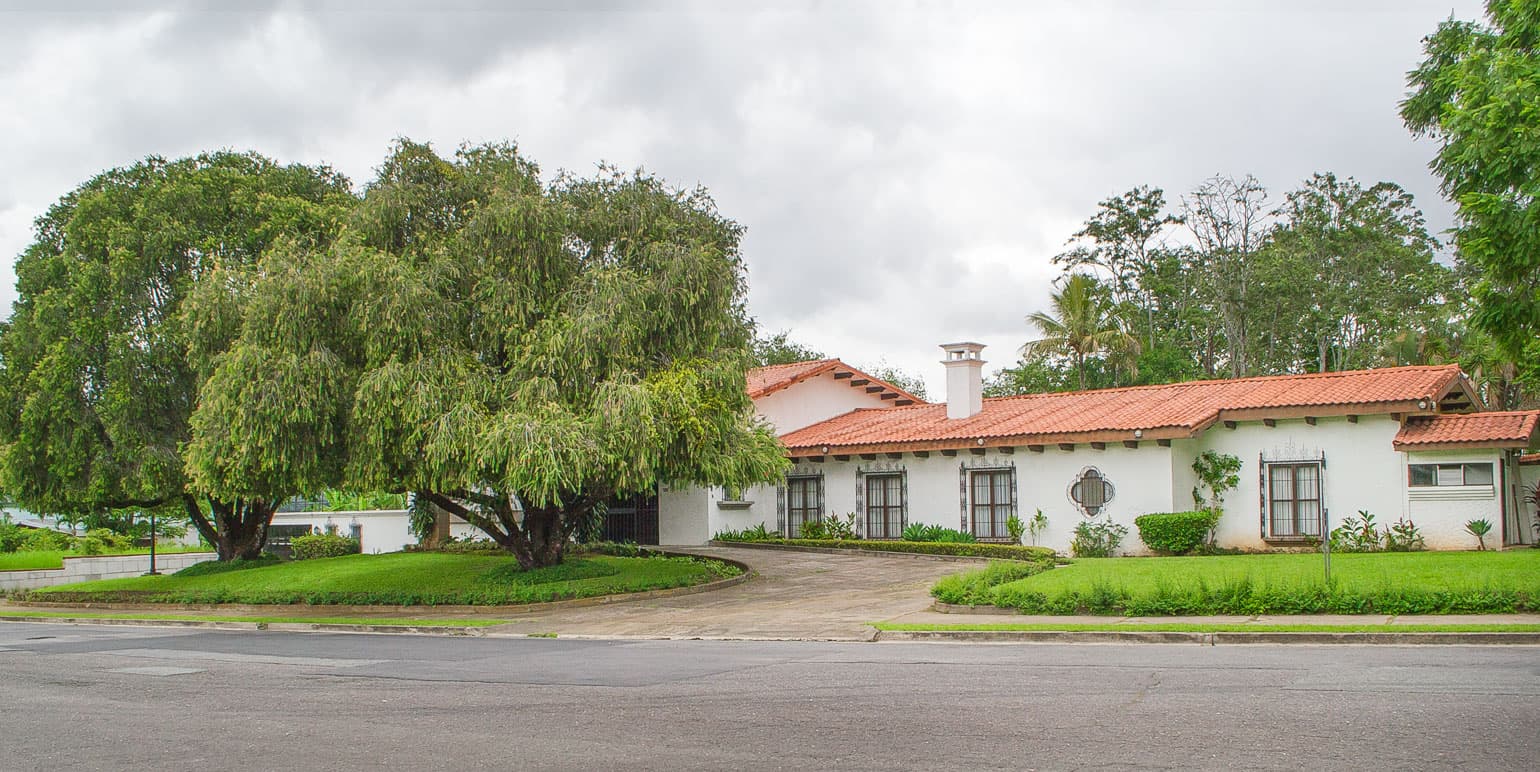 Propiedad en Lomas de Ayarco