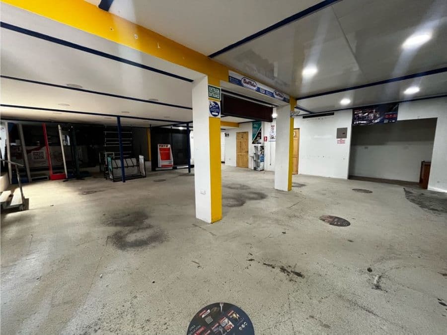 Commercial at Santa Lucía