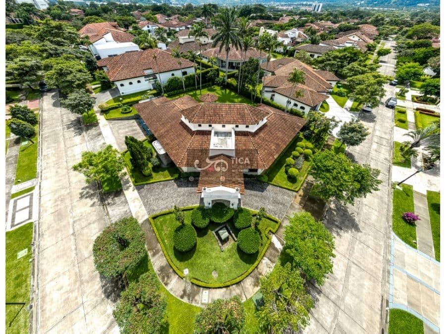 Casa en Condominio Bosques de Lindora