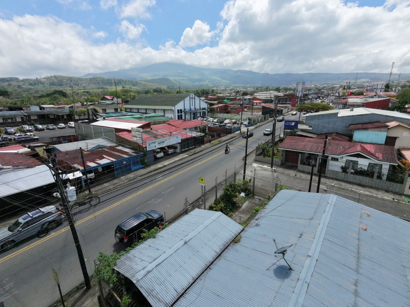 Comercial en Quesada