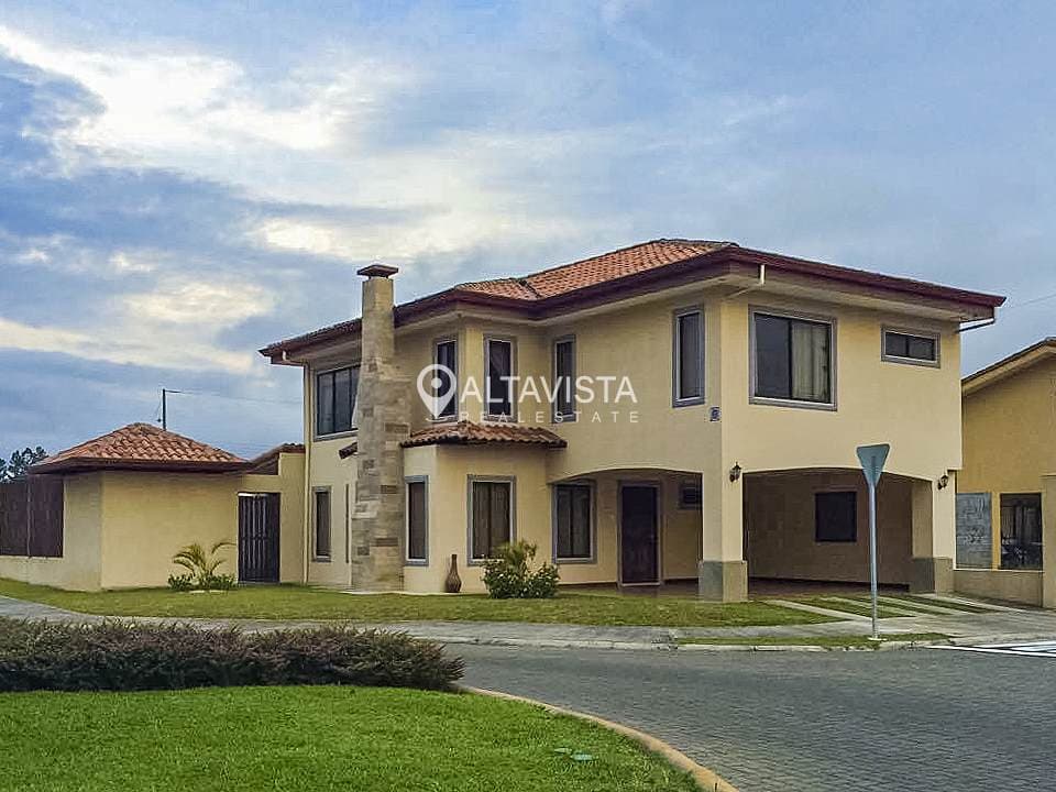 House at Condominio Albacete