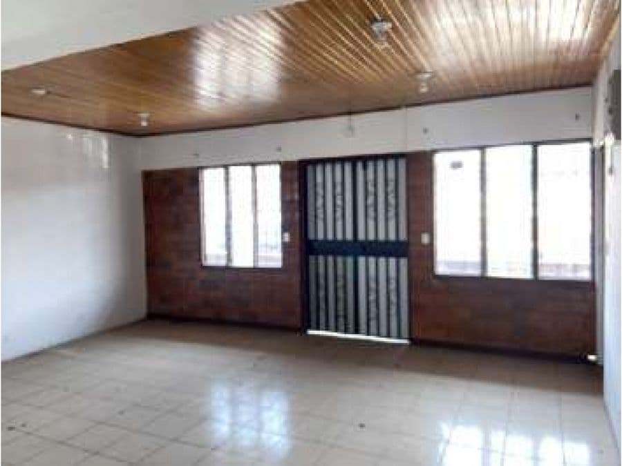 Edificio en Heredia