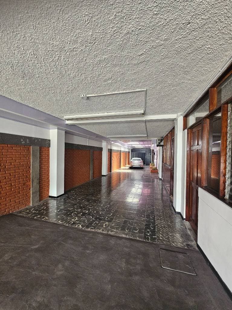 Office at San Francisco de Dos Ríos Centro