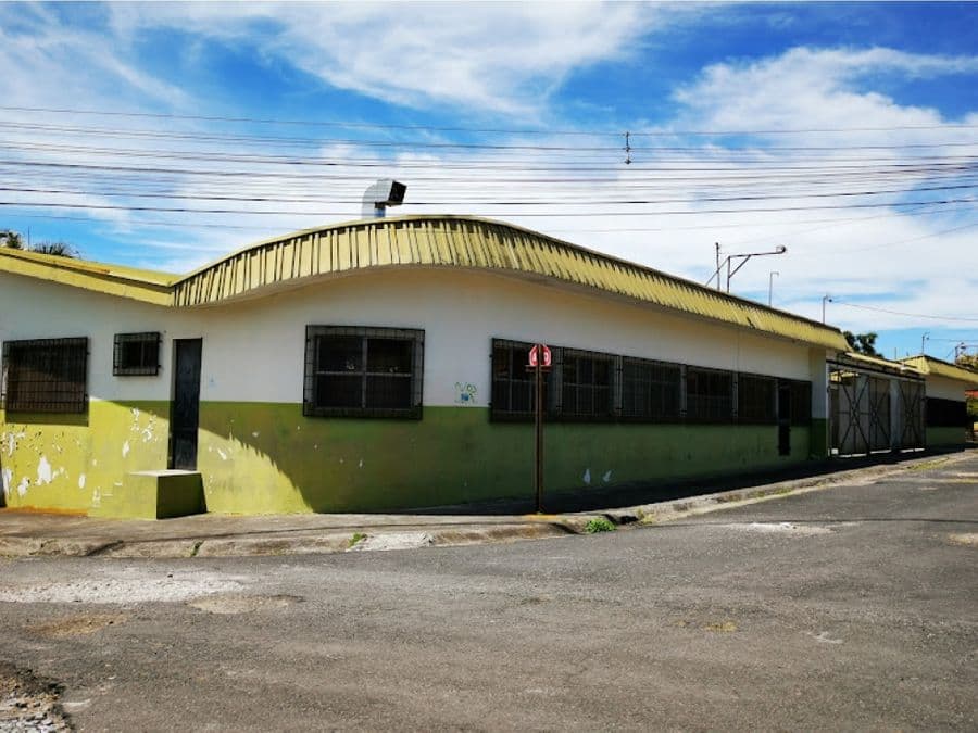Edificio en Oriental