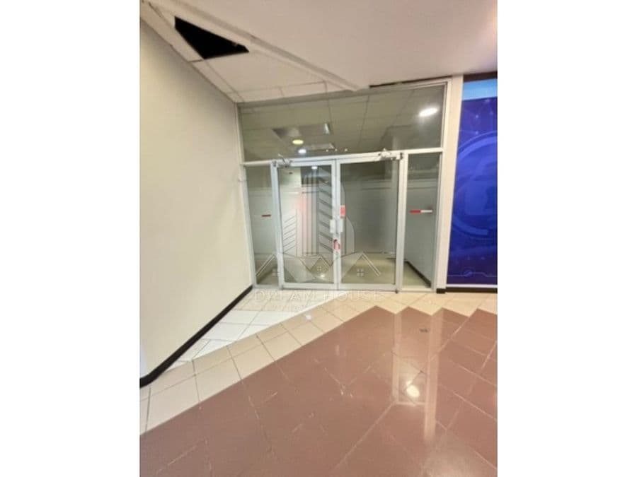 Commercial at San Pedro