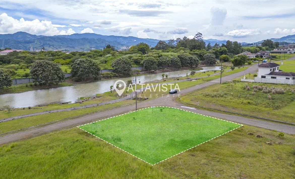 Land at Cartago