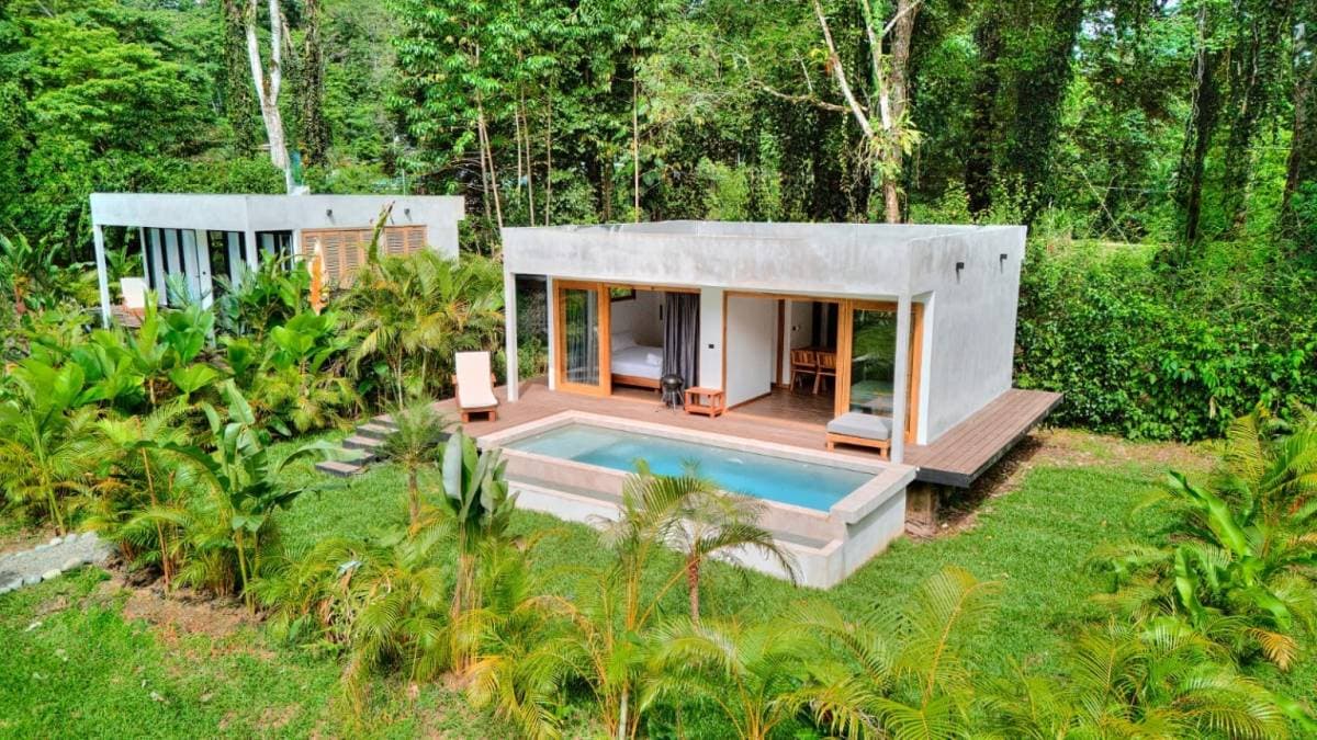 House at Playa Chiquita - Sara Emilia Town