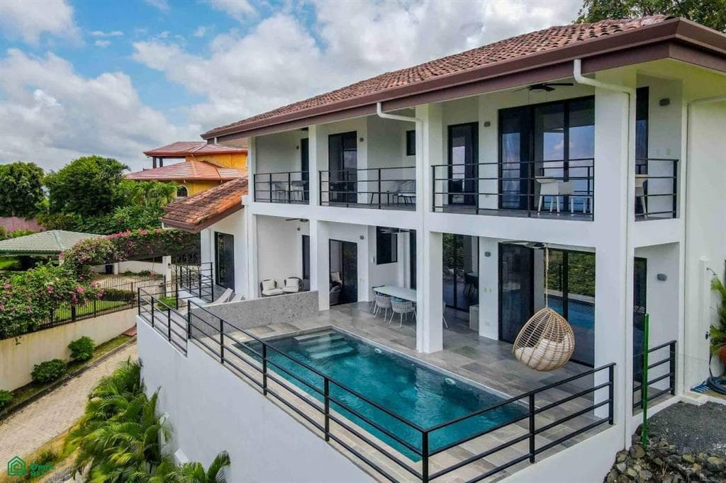 House at Sardinal