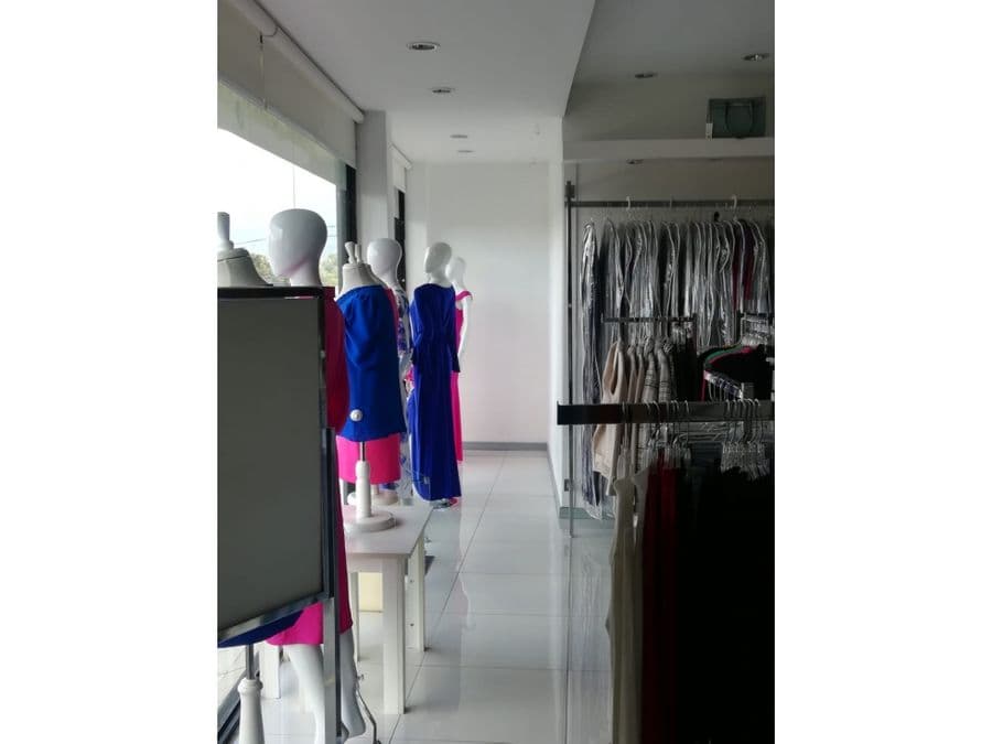 Comercial en Mercedes