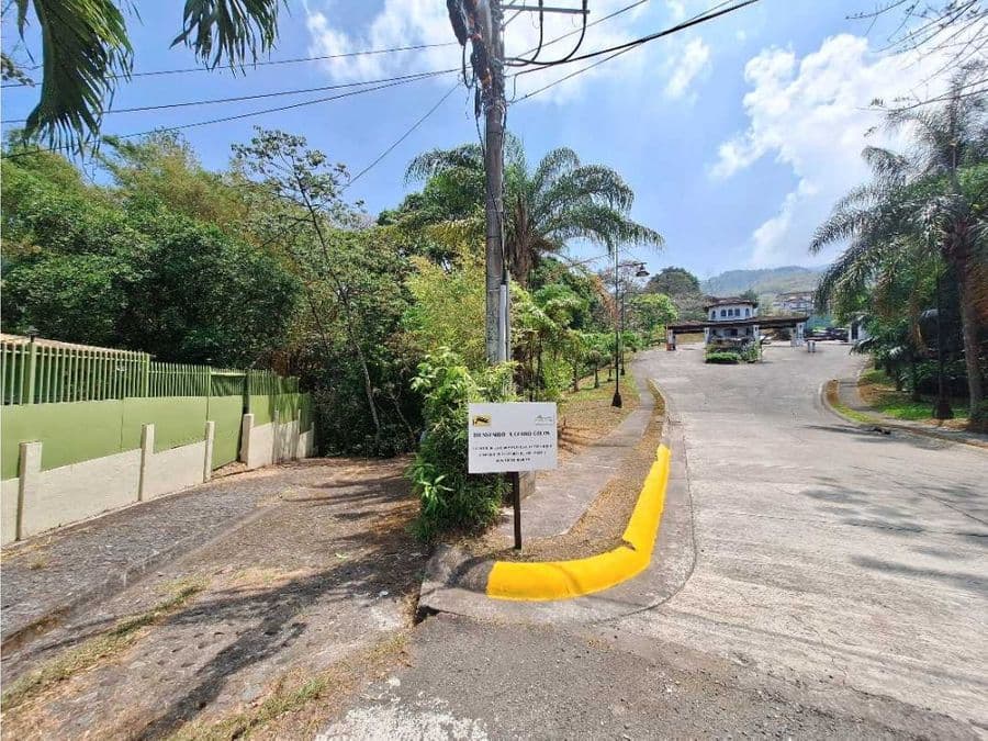 Terreno en Mora