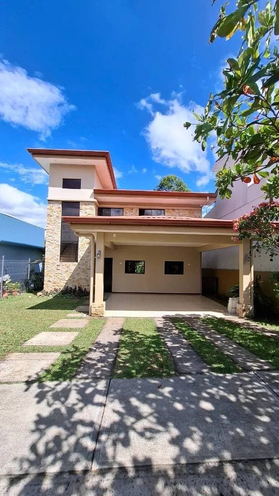 Casa en Condominio Montezuma