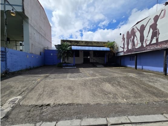 Comercial en Sabanilla