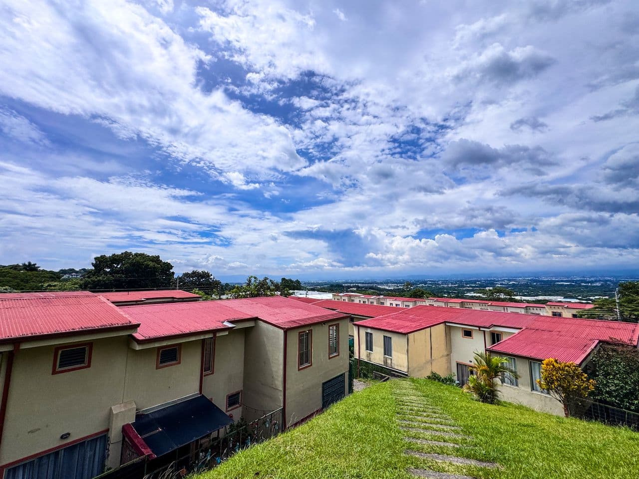 Propiedad en Condominio Villa Piedades
