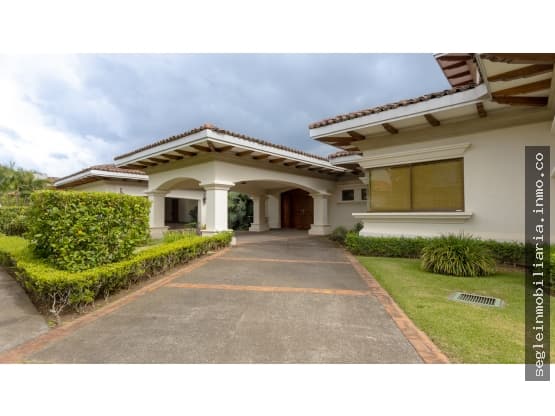 Casa en Bosques de Lindora