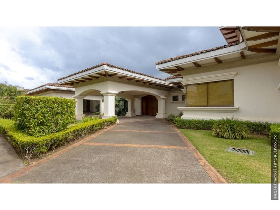 Casa en Bosques de Lindora