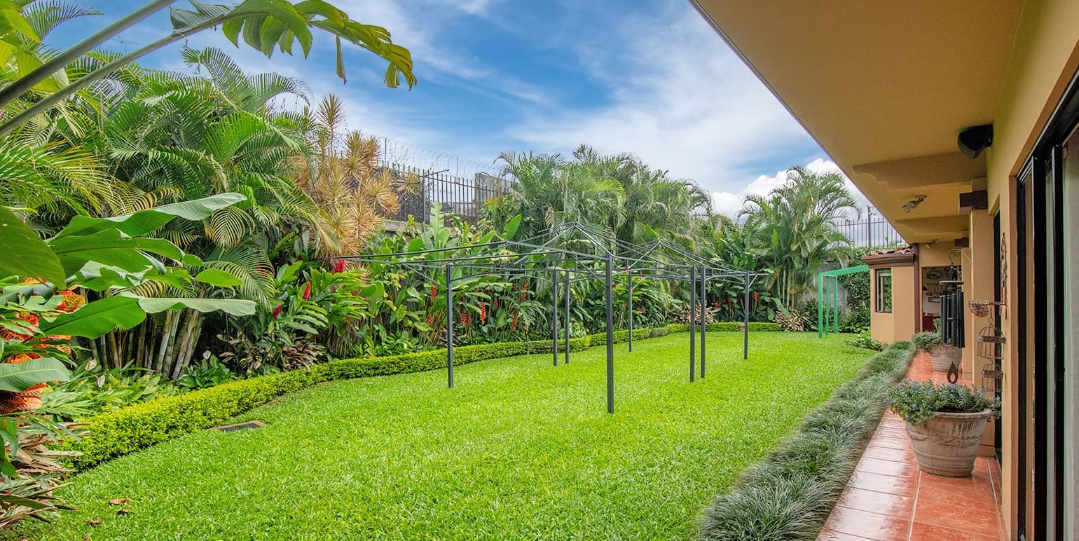 Propiedad en Residencial Lomas de Ayarco