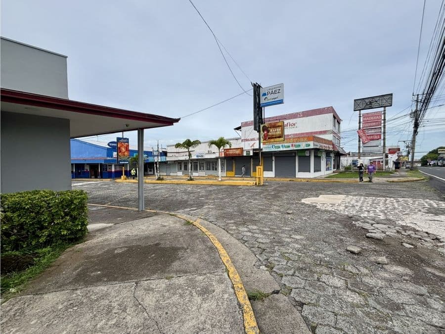Commercial at Tibás