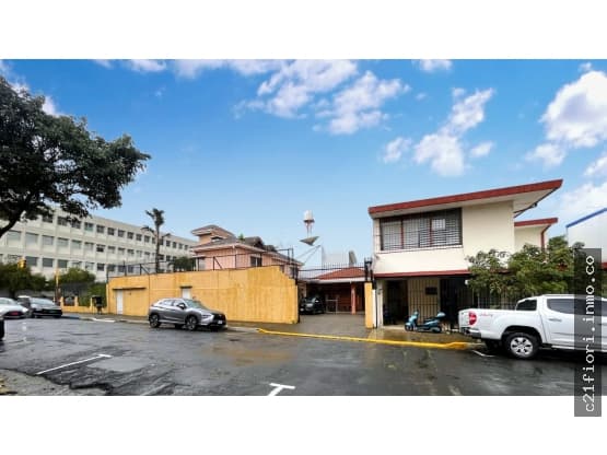 Edificio en El Carmen