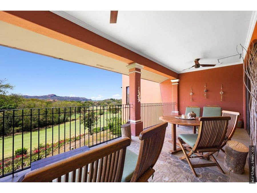 Apartamento en Bougainvillea Condo Complex